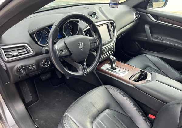 Maserati Ghibli cena 93000 przebieg: 53508, rok produkcji 2014 z Łapy małe 407